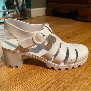 White jellie sandals!!